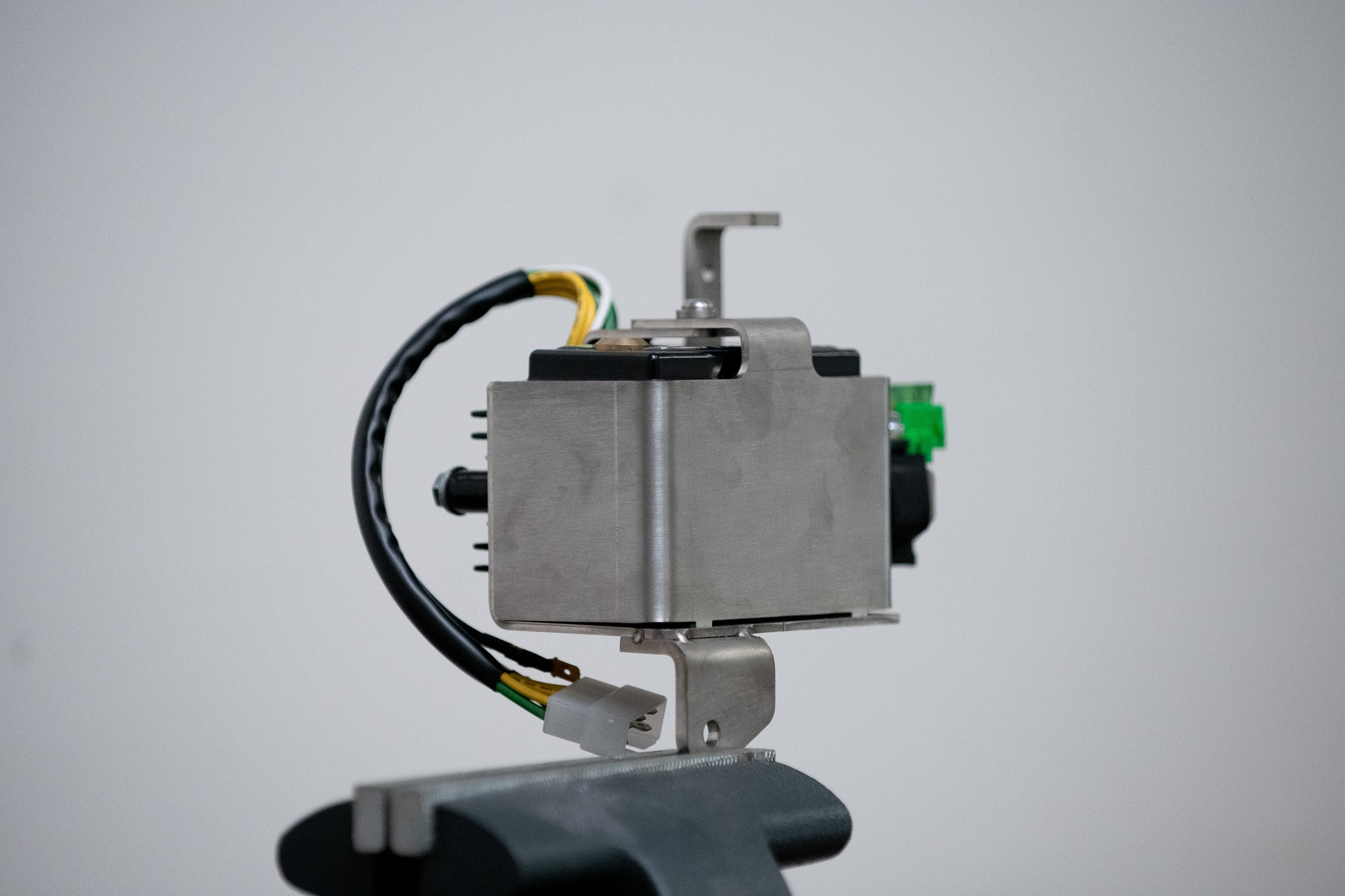 8 Cell Battery Box